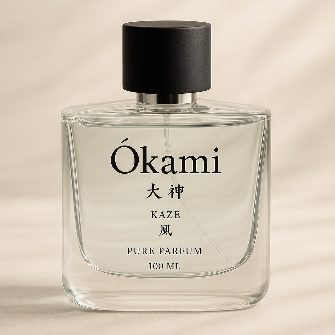 Ókami Kaze pure parfum bottle on a beige background